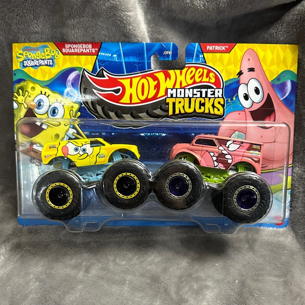 SpongeBob Hot wheels Monster Trucks - Yellow and Pink